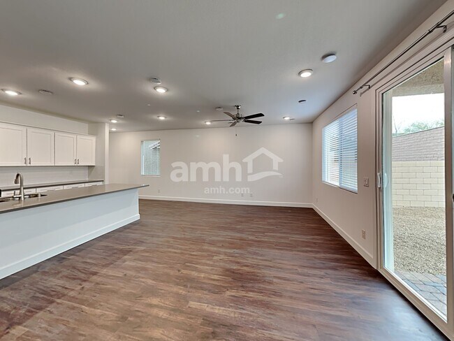 Foto del edificio - 10172 Mountain Crest St