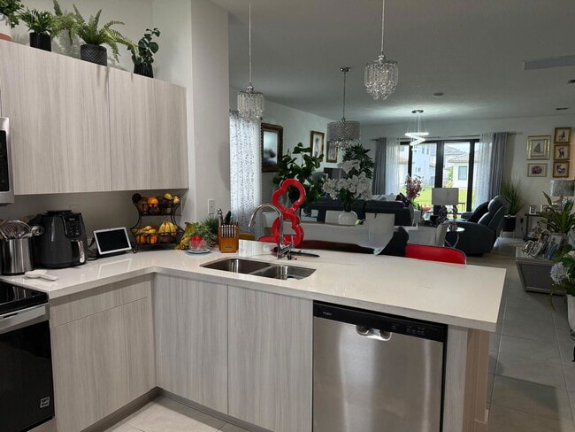 Foto del edificio - 5227 Nevola Ave