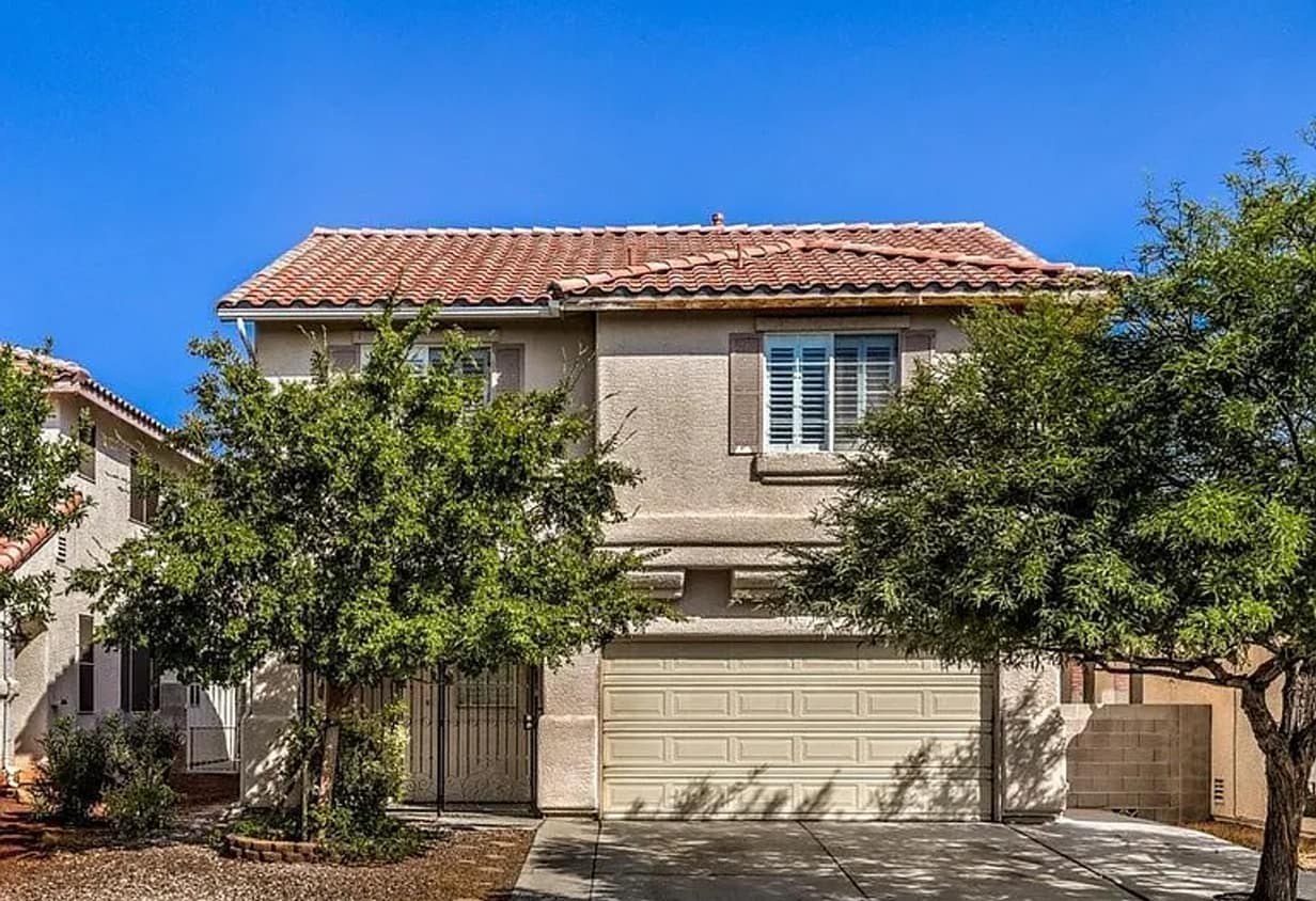 Foto principal - BEAUTIFUL 2 STORY 3 BEDROOM HOME IN LAS VEGAS