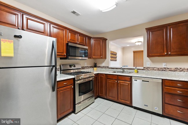 Building Photo - 1502 Beacon Hill Dr