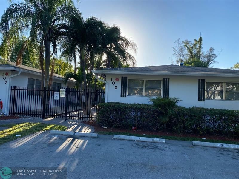 Primary Photo - 107 SW 18th Ave