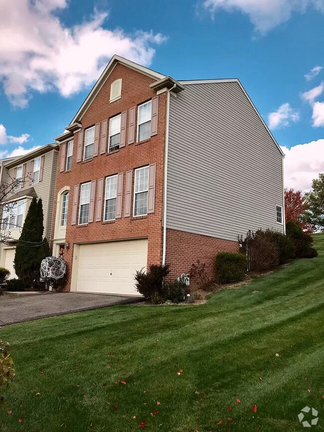 Villas of Woodcreek Community Apartments for Rent Bridgeville, PA 1