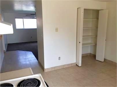 Building Photo - 265 E Center St