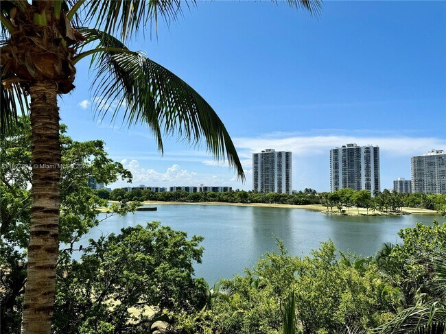 Building Photo - 20000 E Country Club Dr