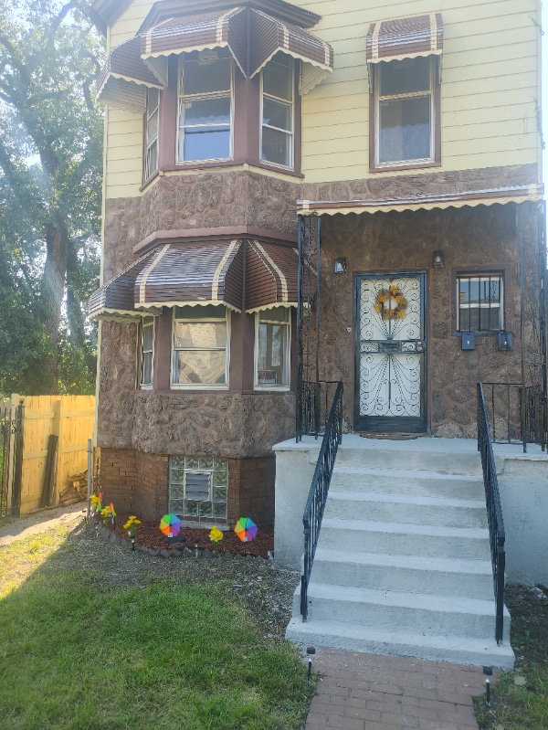 Primary Photo - 6840 S Green St