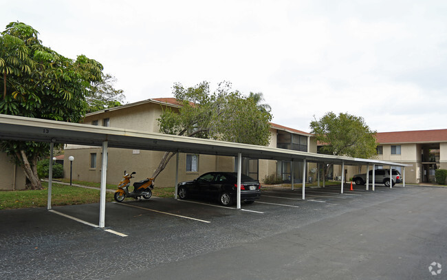 Building Photo - Lake Starcrest Village Apartments