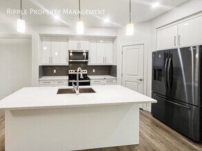 Building Photo - 7257 Chivers Pl SW