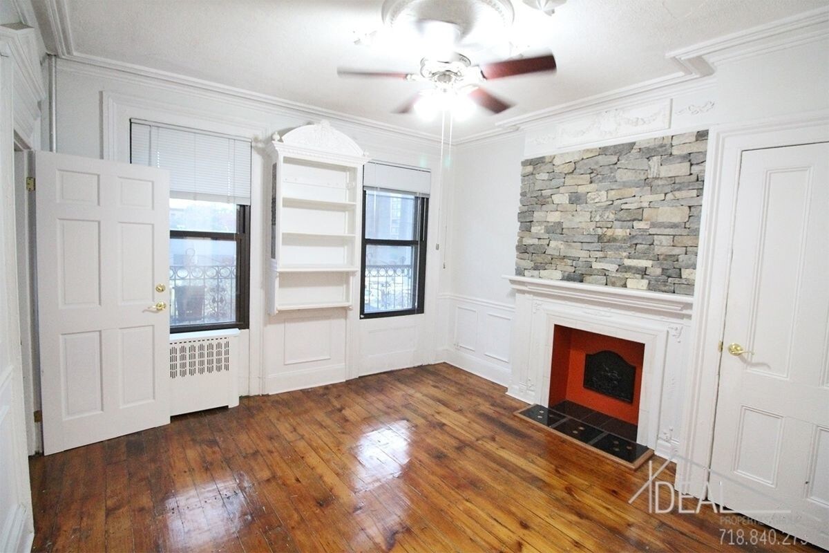 Primary Photo - 55 S 5th St