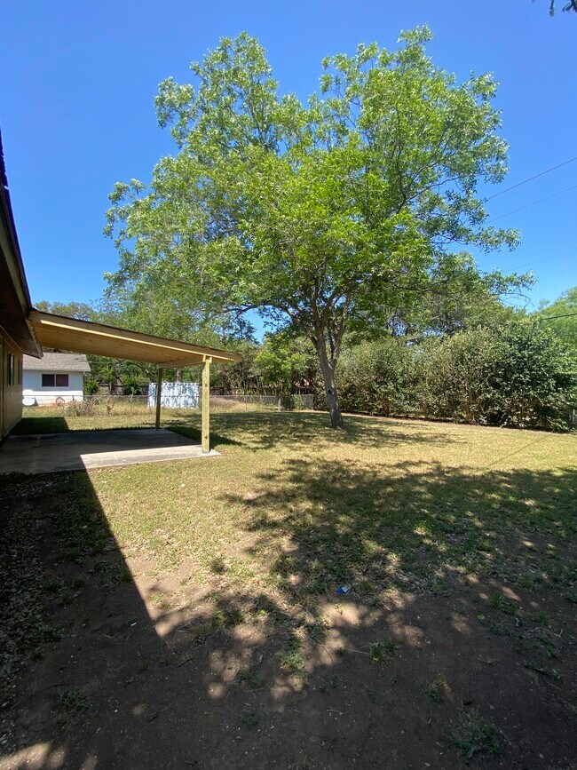 Building Photo - 4006 Big Meadows St