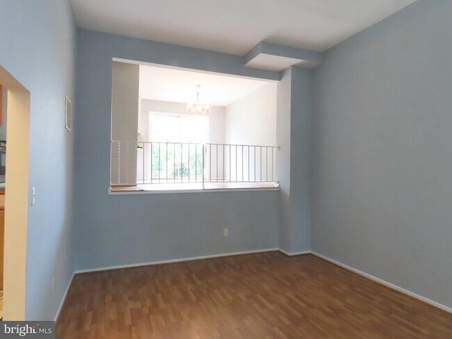Building Photo - 624 Northcliffe Dr