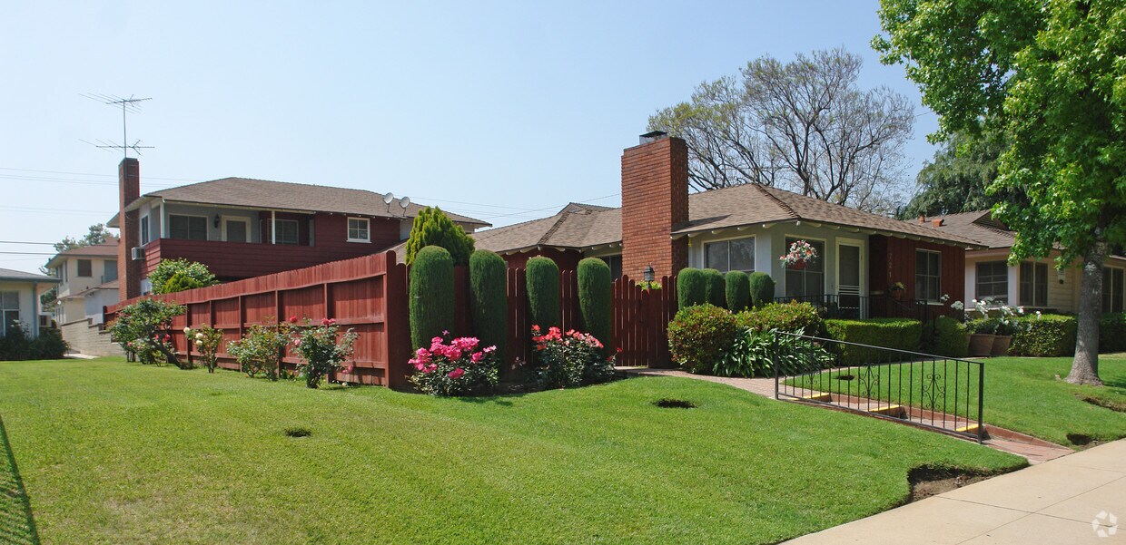 Primary Photo - 721 Park Ave