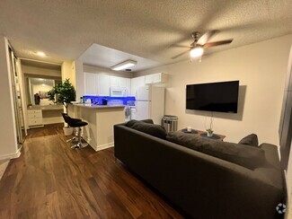 Building Photo - 6400 Green Valley Cir
