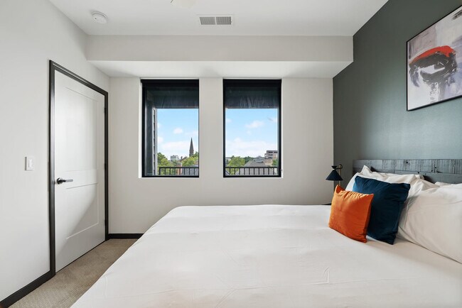 Building Photo - 423 E Michigan St