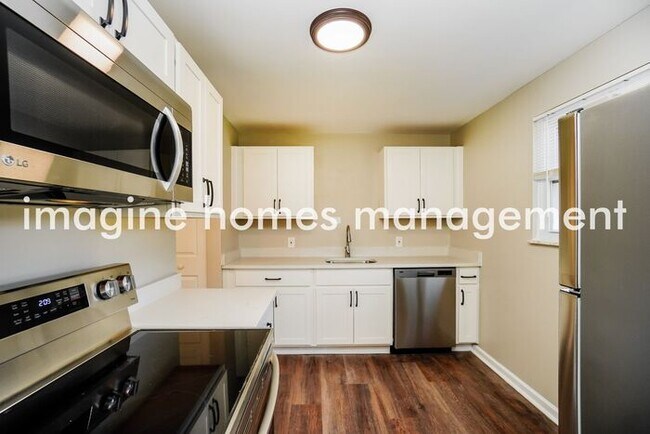 Foto del edificio - Cozy 3 Bed 1.5 Bath in North Huntington