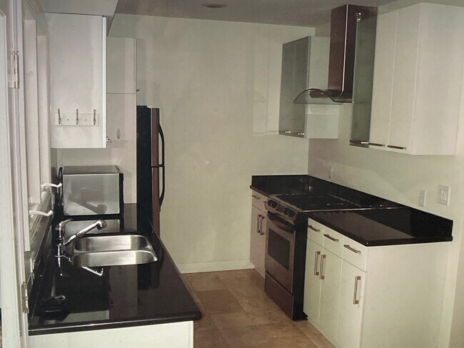 Foto del edificio - 421 Ocean Park Blvd