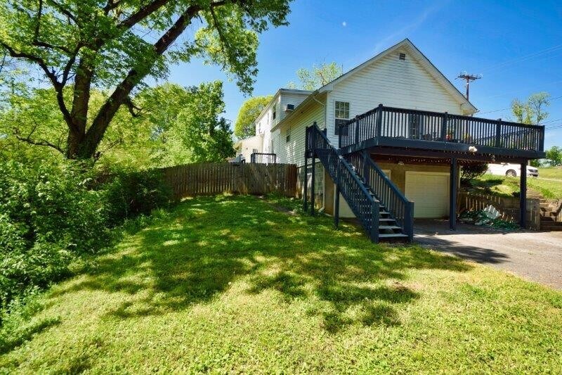 Primary Photo - 3008 Lakeshore Dr