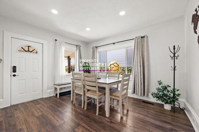 Foto del edificio - 3 Bedroom Salt Lake Bungalow For Rent