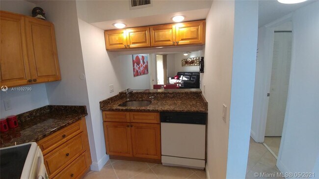 Building Photo - 10451 W Broward Blvd