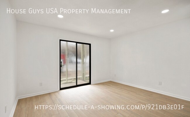 Foto del edificio - 9715 E 35th Terrace S