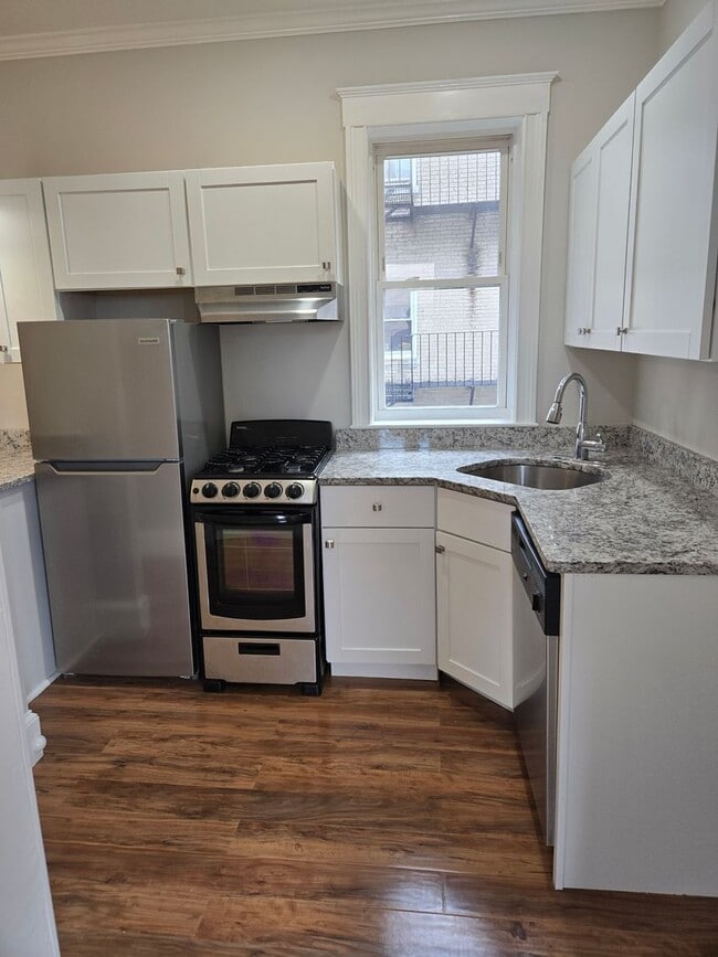 Allston 2 Bed – Heat & Hot Water Included – On Green Line – 9/1 - Allston 2 Bed – Heat & Hot Water Included – On Green Line – 9/1 Apartment