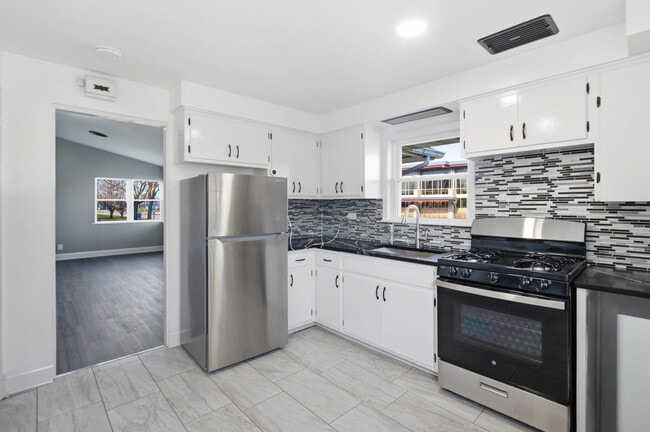 Foto del edificio - 3410 Calwagner St