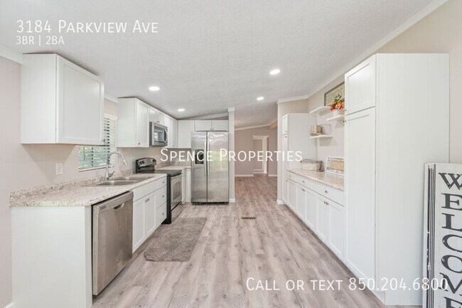 Foto del edificio - 3184 Parkview Ave