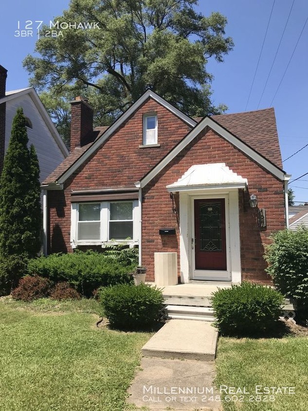 Primary Photo - Charming Brick Indian Village home!