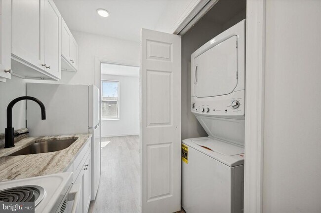 Foto del edificio - 4926 W Thompson St