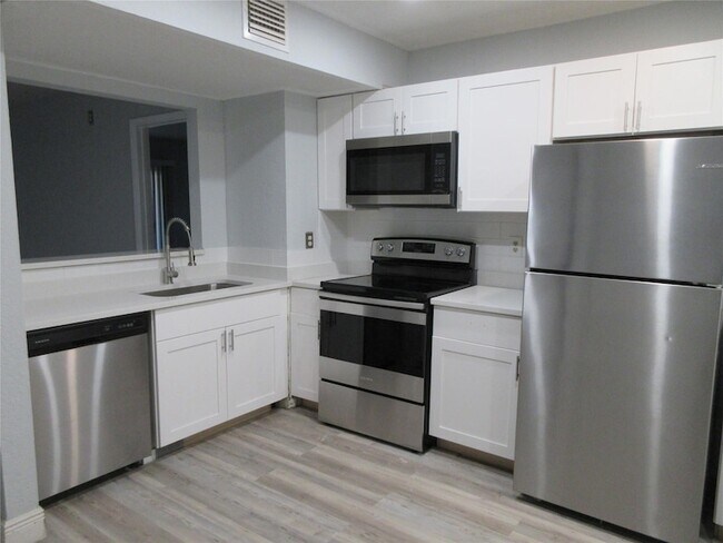 Building Photo - 11444 NW 42nd St