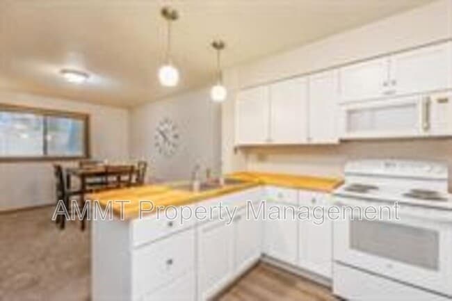 Photo - 740 Westwinds Drive #2 House