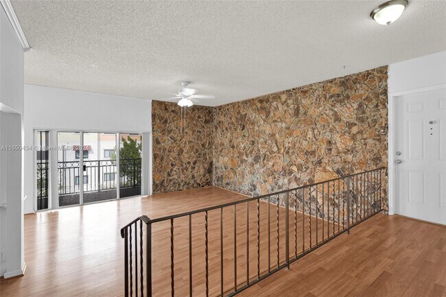 Foto del edificio - 4850 SW 63rd Terrace