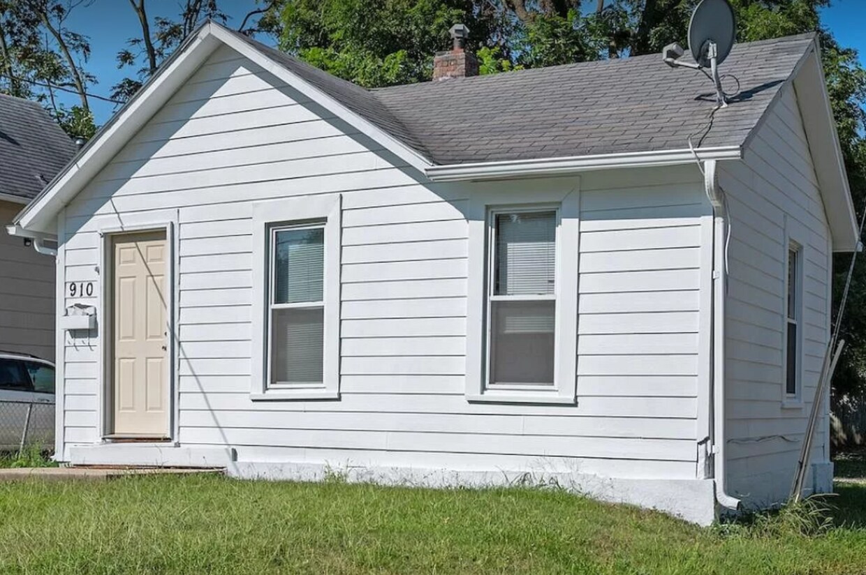 Primary Photo - 910 e 9th st