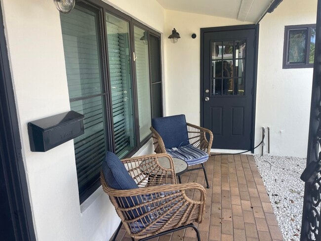 Building Photo - 2620 NE 19th St