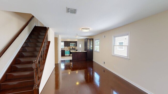 Building Photo - 352 Seaver Ave