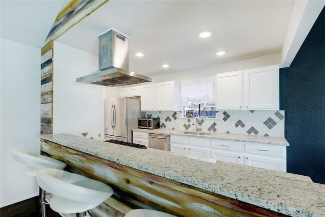 Building Photo - 11109 Sage Hollow Dr