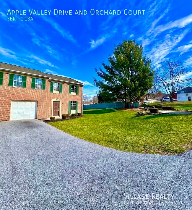 Building Photo - Move-in Ready! Large 3-bed End-unit townho...