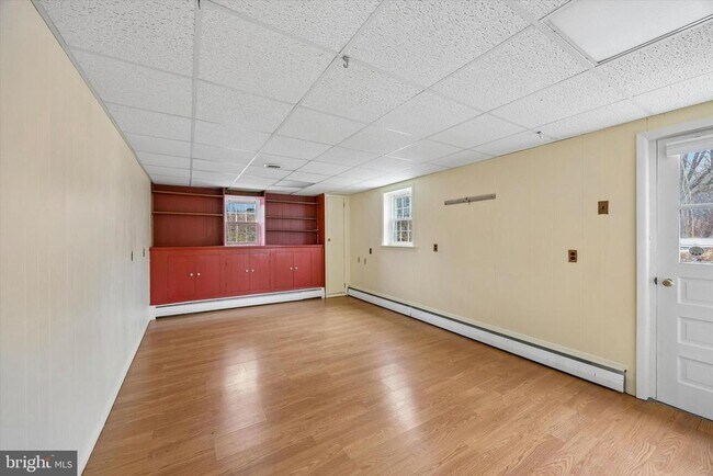 Building Photo - 76 Birch Ln