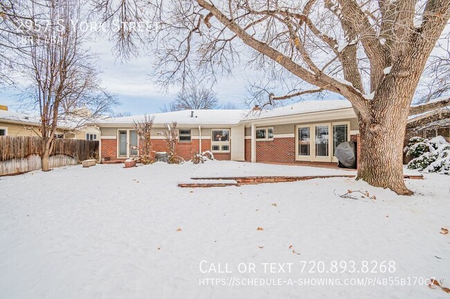 Building Photo - Grogeous 3 Bed 3.5 Bath Home in a Great Lo...
