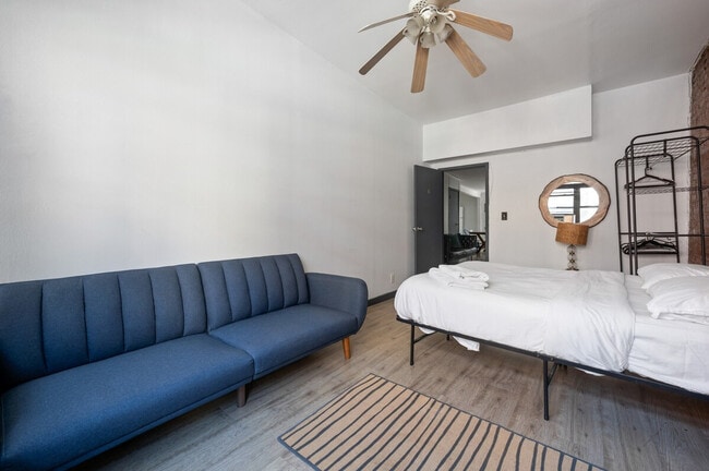 Foto del edificio - 301 W 31st St