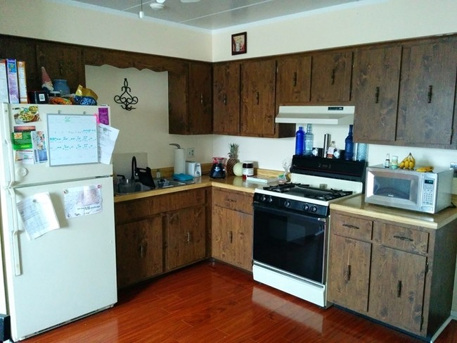 Kitchen - 12 E 58th St