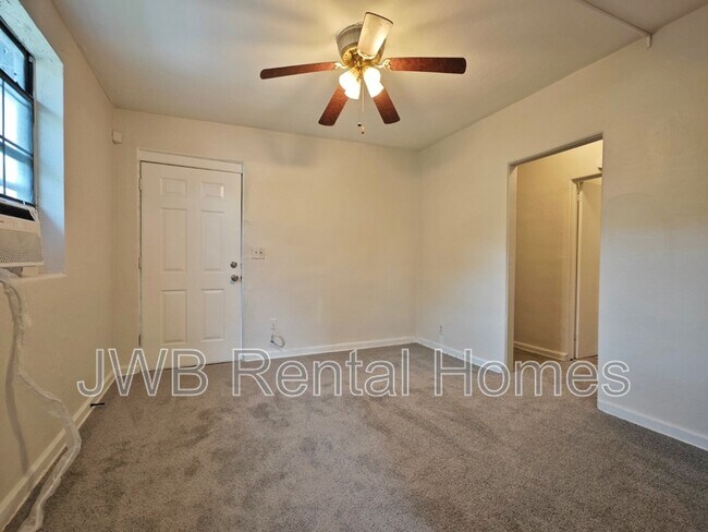 Building Photo - 1621 Barnett St