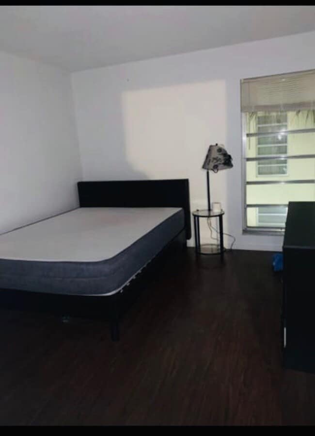 Foto del edificio - 12035 NE 2nd Ave