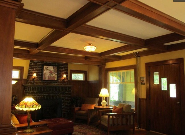 Building Photo - 4401 East Ave
