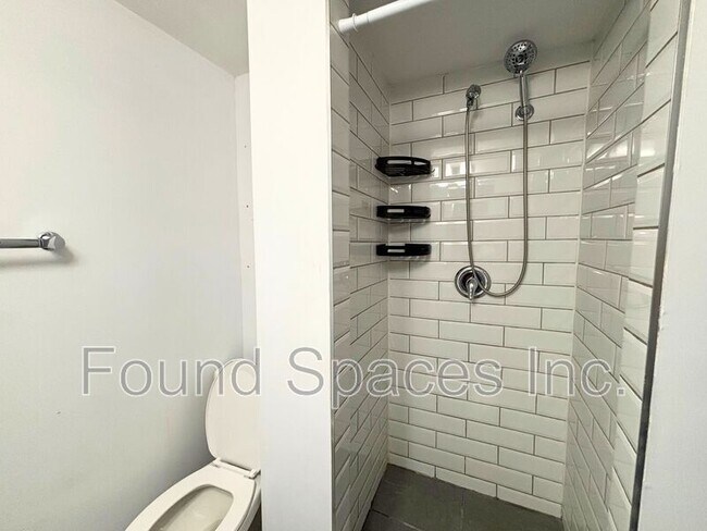 Photo du bâtiment - 1 E 35th St