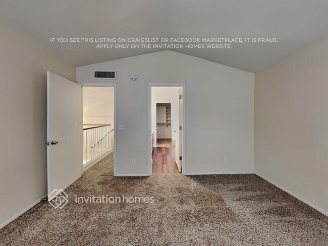 Foto del edificio - 8030 W Paradise Dr