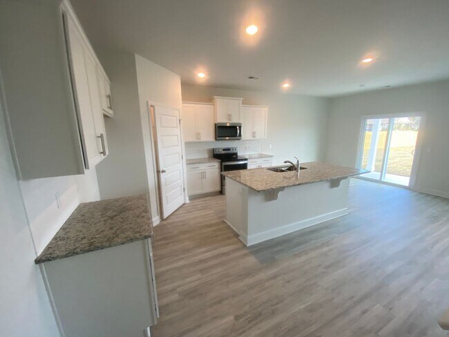 Foto del edificio - Brand New Home!! Available Now!
