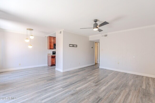 Foto del edificio - 3500 Hayden Rd