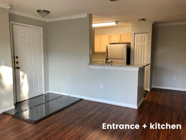 Building Photo - 4200 Summer Landing Dr