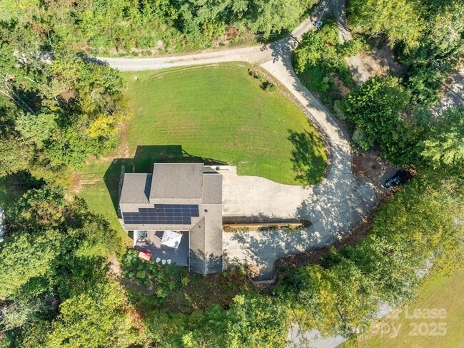 Building Photo - 24 Lamplighter Ln
