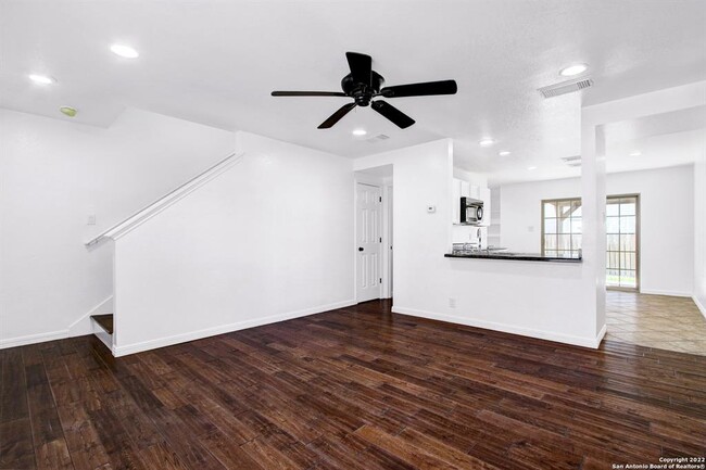 Building Photo - 10110 Amber Flora Dr